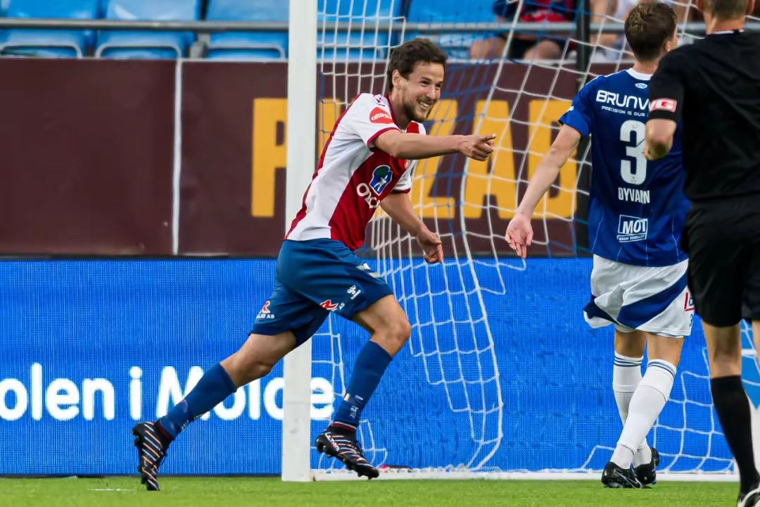 南宫28-赛地聚焦：中超赛前热度飙升，莱比锡官宣签约，气氛紧张，临场指挥获称赞的简单介绍-南宫28